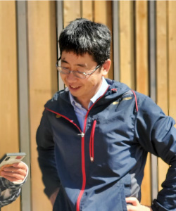 有賀 真人 〈代表取締役〉